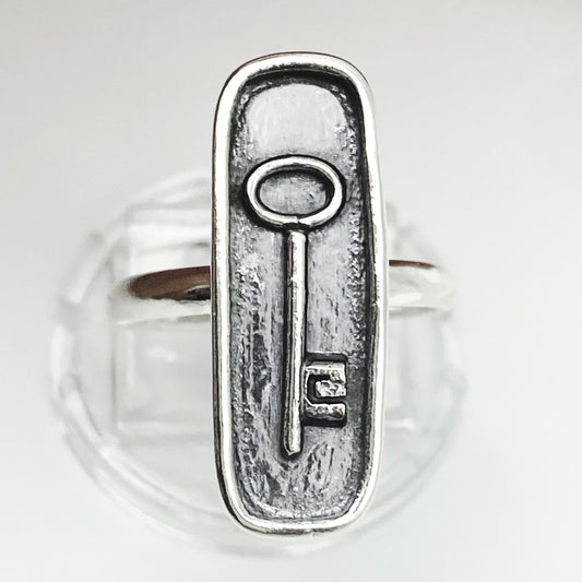Size 7.5 Skeleton Key Ring